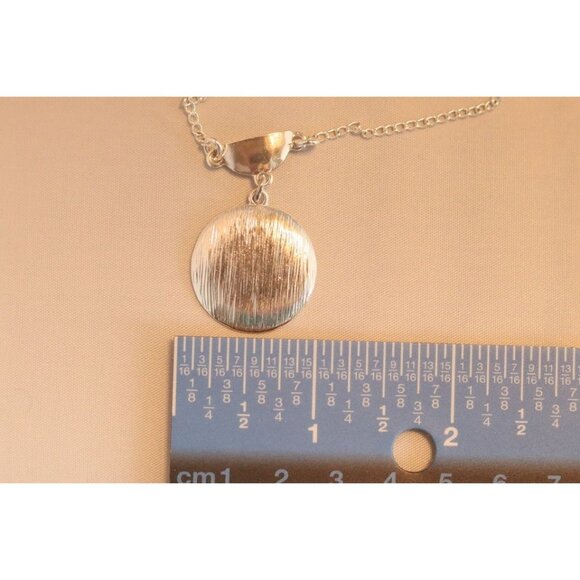 Silver Round Disc Charm Pendant Necklace Marked NWT With Adjustable Chain - Picture 6 of 9